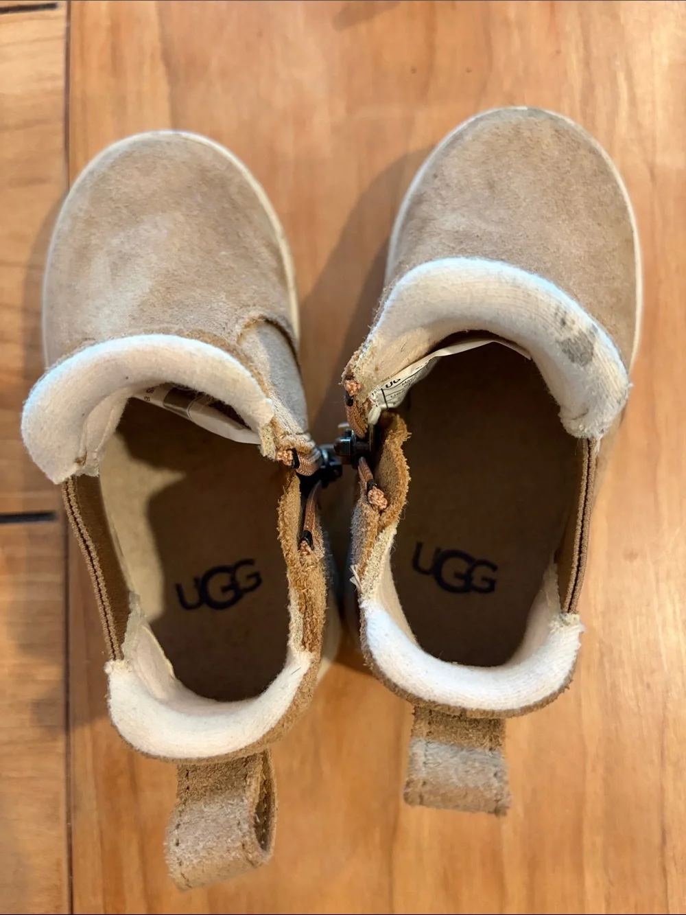 UGG Kids Chestnut Suede Sheepskin-Lined Boots